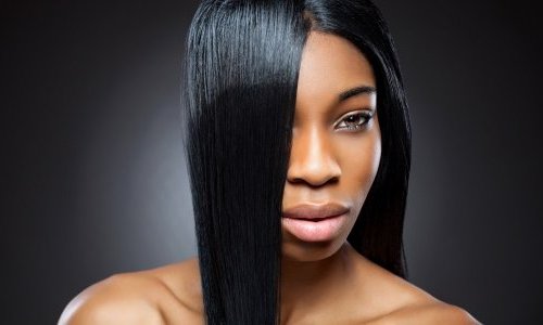 Le défrisage des cheveux augmenterait le risque de cancer de l'utérus
