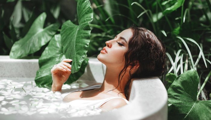 From waterless washing to wild bathing: the key beauty trends for 2022