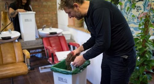 Les coiffeurs britanniques s'engagent pour nettoyer les océans