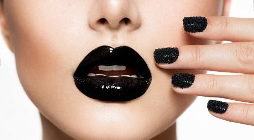 Black lips, face gems and scalp skincare: Beauty is going bold in 2022!